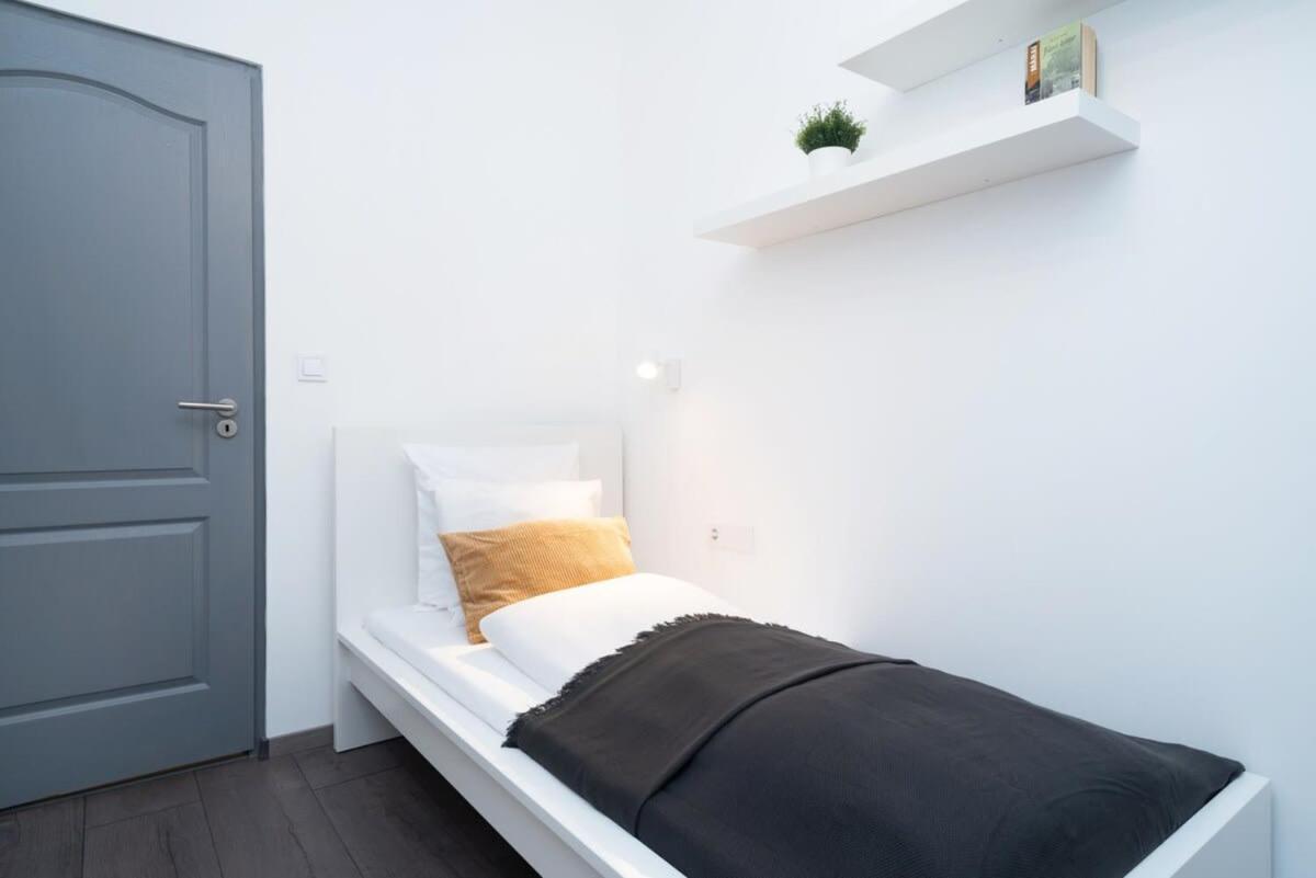 Ideal New In The Center Apartment Budapest