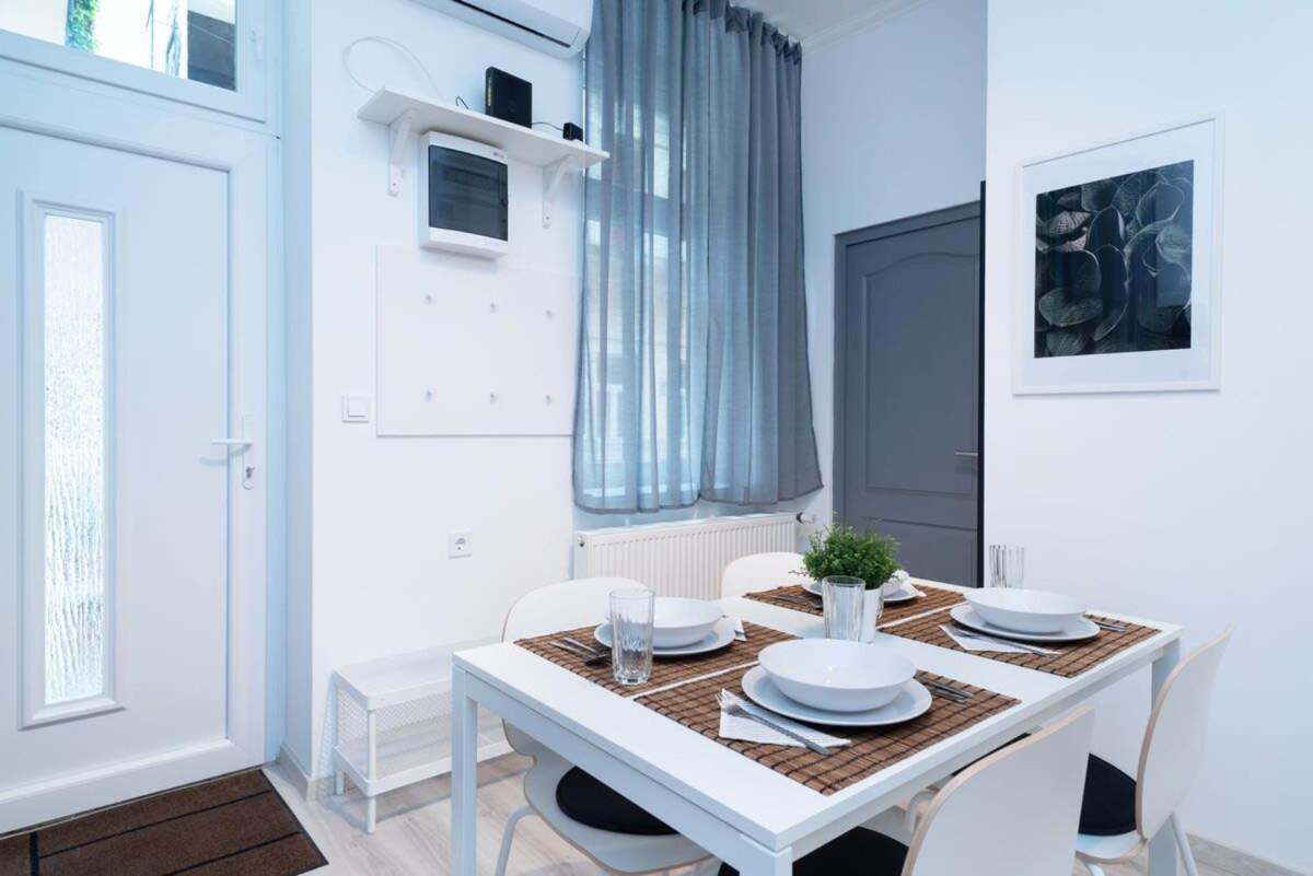 Ideal New In The Center Apartment Budapest
