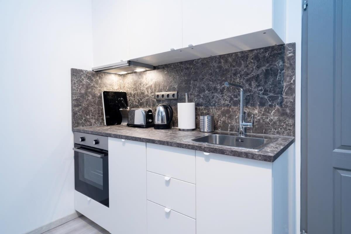 Ideal New In The Center Apartment Budapest